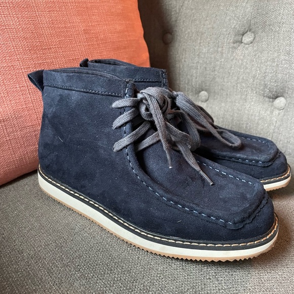 Boys blue faux suede lace up booties size 4 - Picture 2 of 3